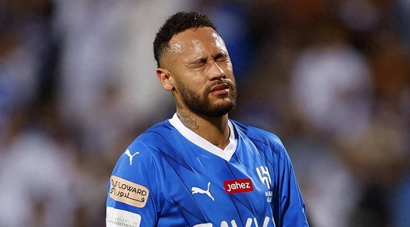 曼联重伤倒地，内马尔全队围拢祈祷，场面感人的简单介绍