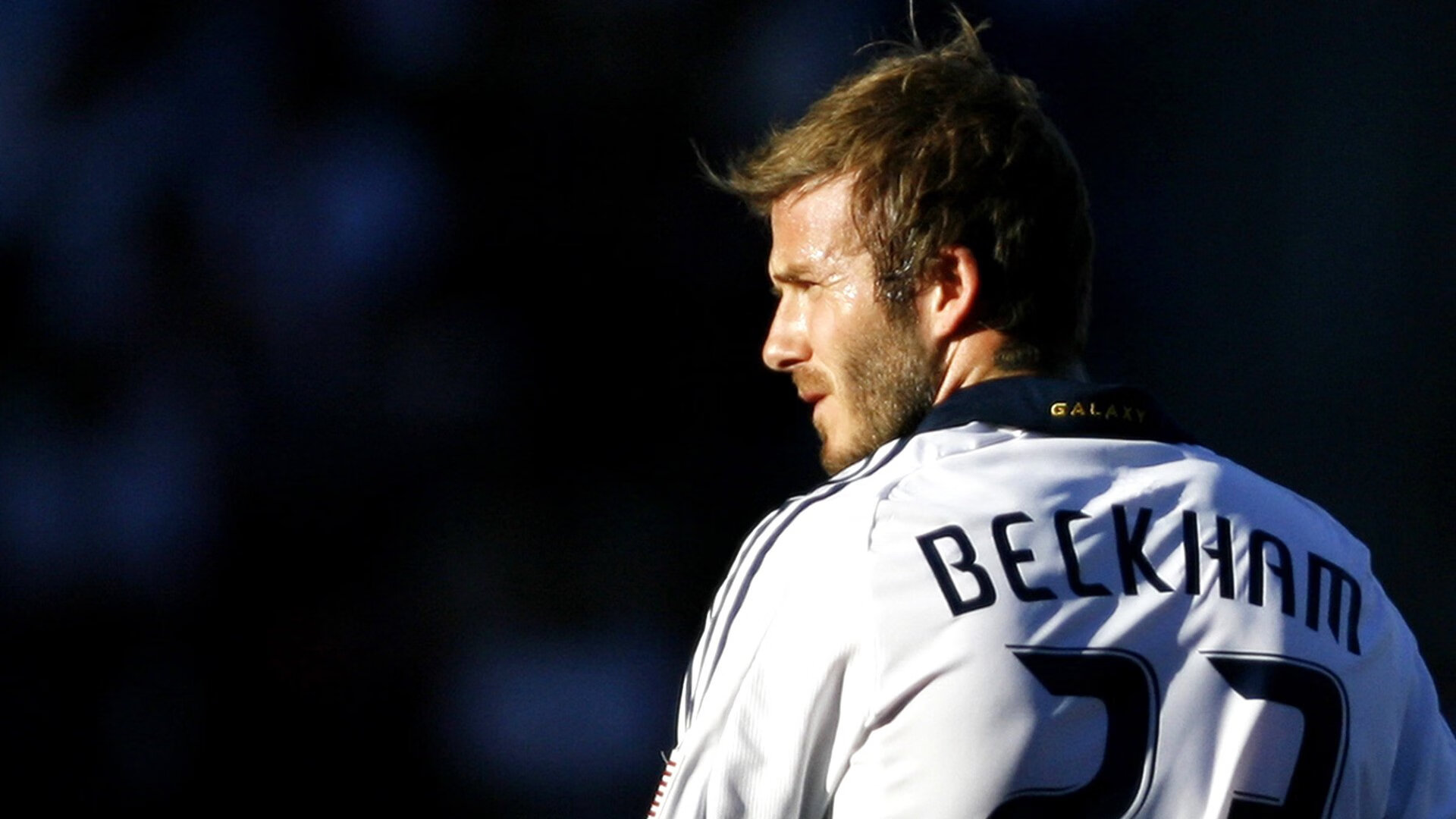 瑞士队观众热烈欢呼!,西亚卡姆迎来三赛季出色发挥热度持续攀升